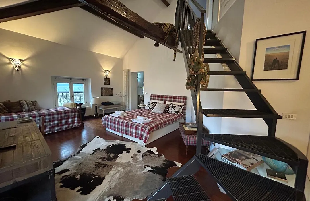 Casa Tiare, Artsy Apartment Zona Brera Moscova-1